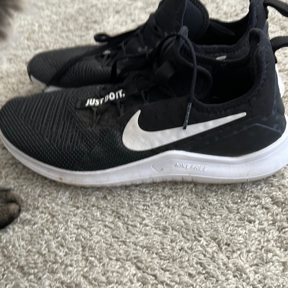 Nike Women Size 9.5 Free Trainer 8 942888-001 Black Running Shoes